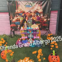 Perrito junto a su familia humana